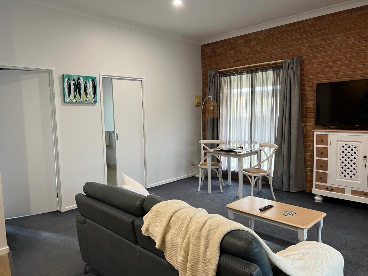Coastal Waters Motor Inn Lakes Entrance Zewnętrze zdjęcie