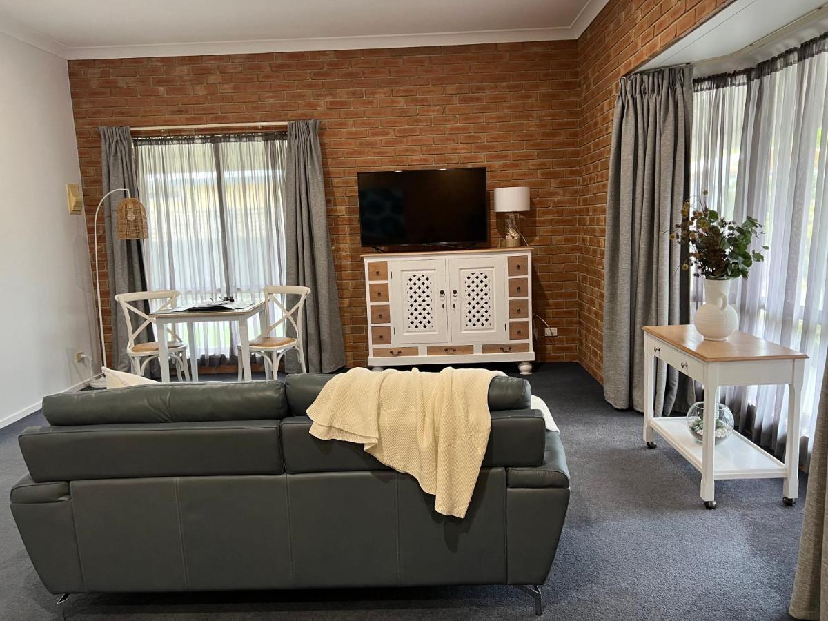 Coastal Waters Motor Inn Lakes Entrance Zewnętrze zdjęcie